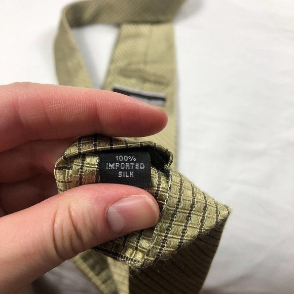 Michael Kors Black Label Gold 100% Silk Tie-Made in the USA - Picture 4 of 6